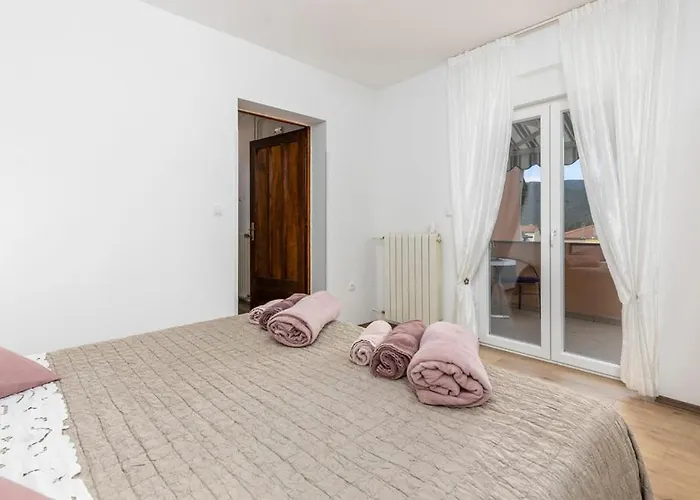 Nora Apartmán Mucici