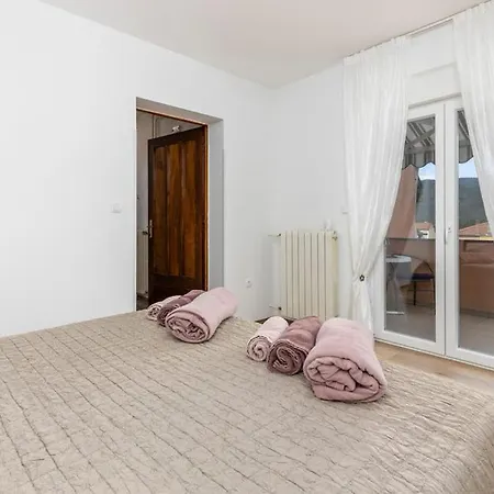 Nora Apartment Mucici